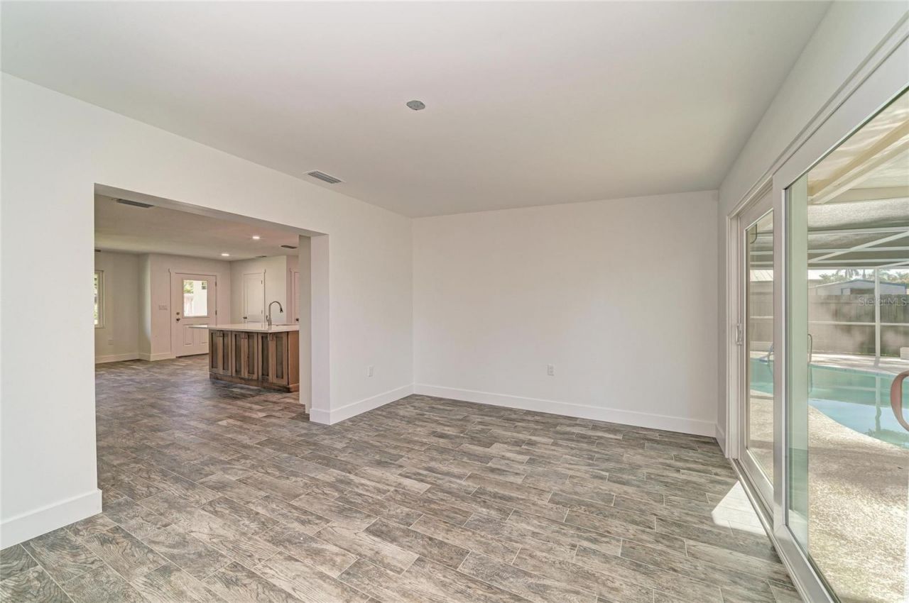 6105 7th Avenue Drive W, Bradenton, FL 34209 Photo