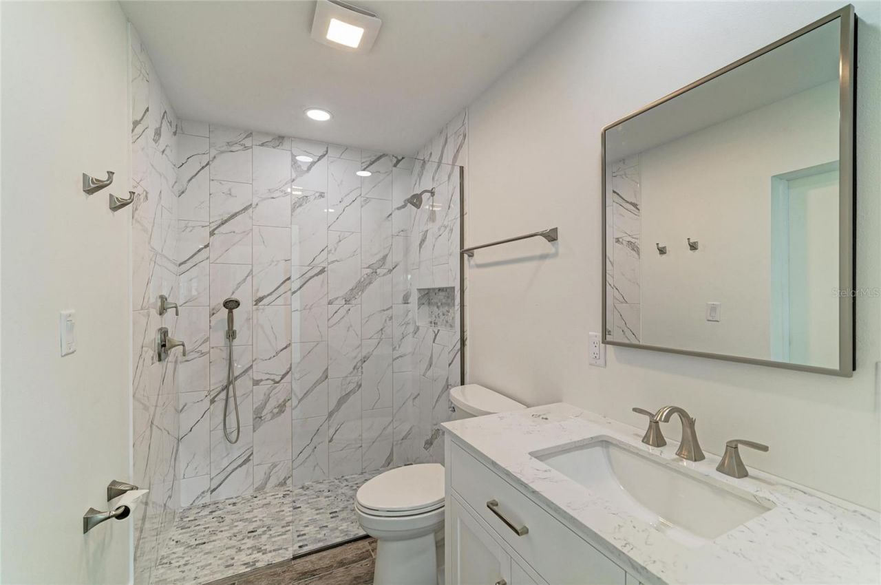 6105 7th Avenue Drive W, Bradenton, FL 34209 Photo