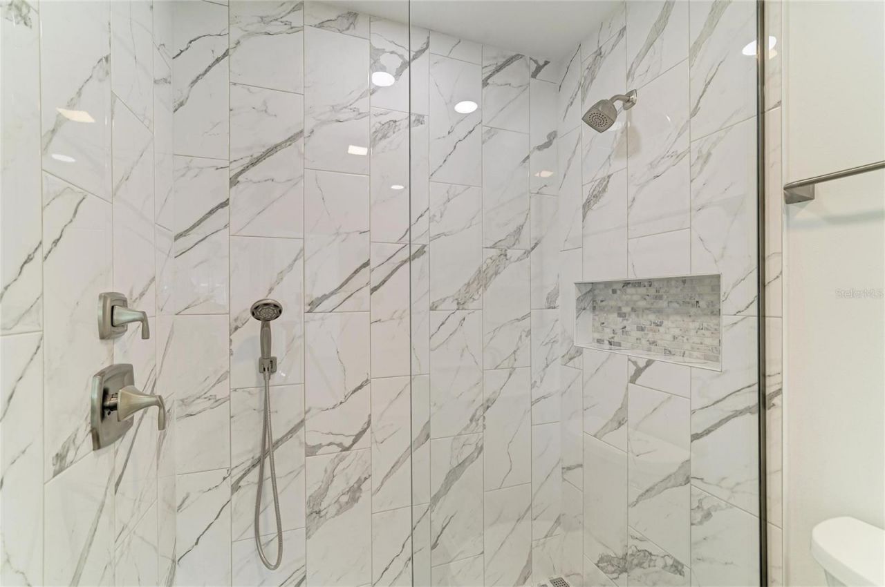 6105 7th Avenue Drive W, Bradenton, FL 34209 Photo