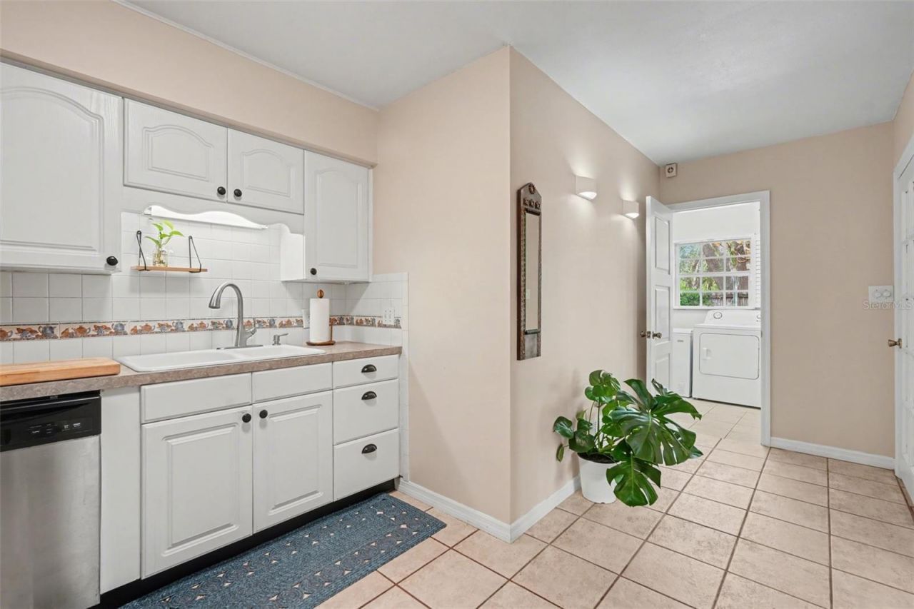 15402 Lake Magdalene Boulevard , Tampa, FL 33613 Photo