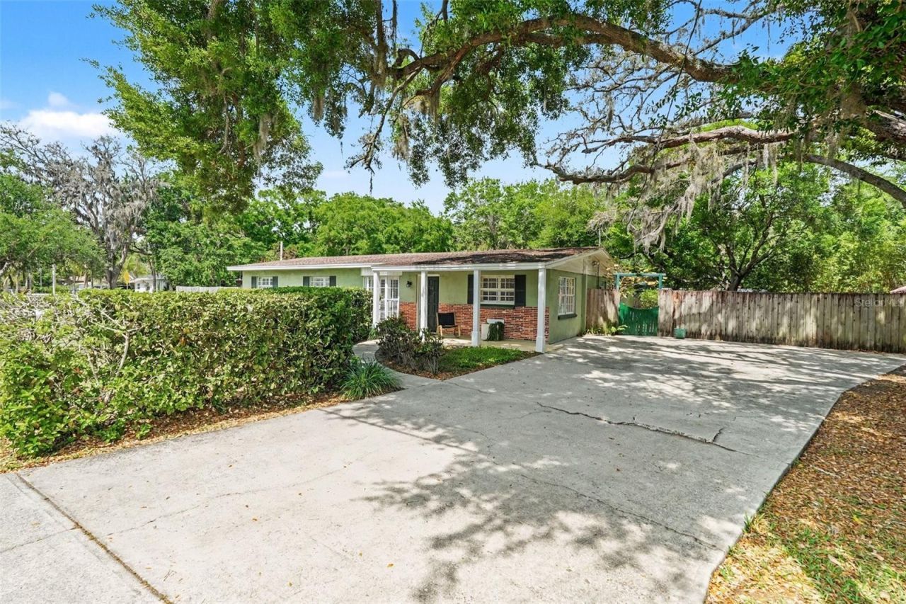 15402 Lake Magdalene Boulevard , Tampa, FL 33613 Photo