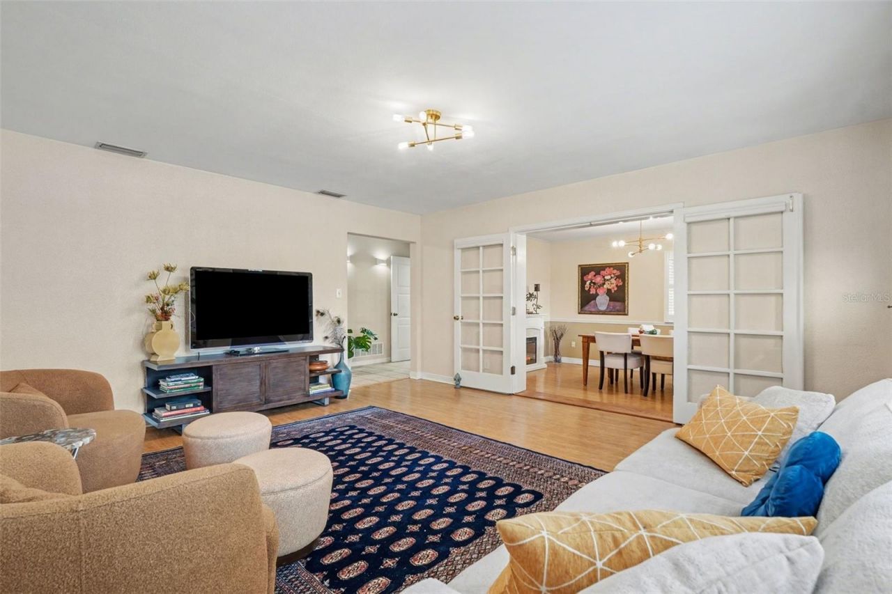 15402 Lake Magdalene Boulevard , Tampa, FL 33613 Photo