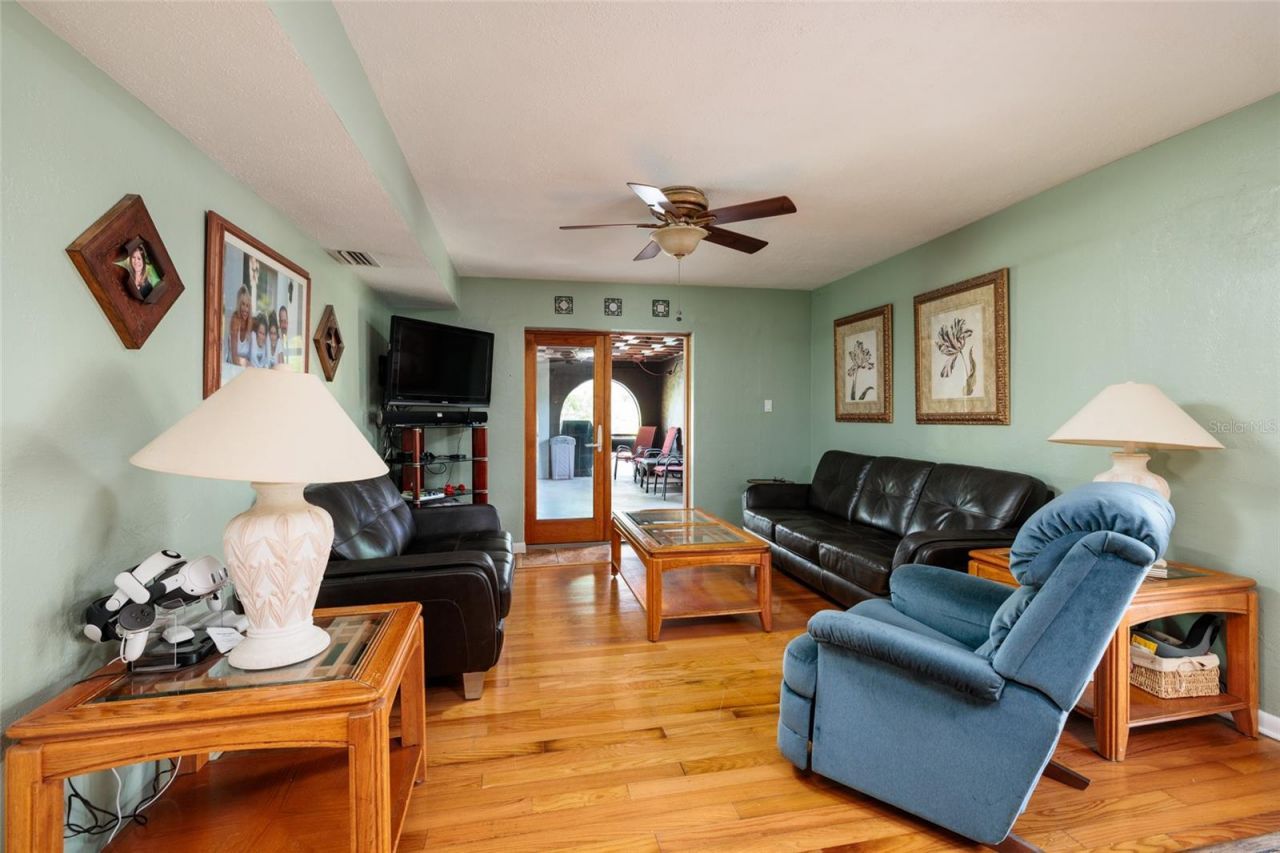 1449 45th Avenue Ne, Saint Petersburg, FL 33703 Photo