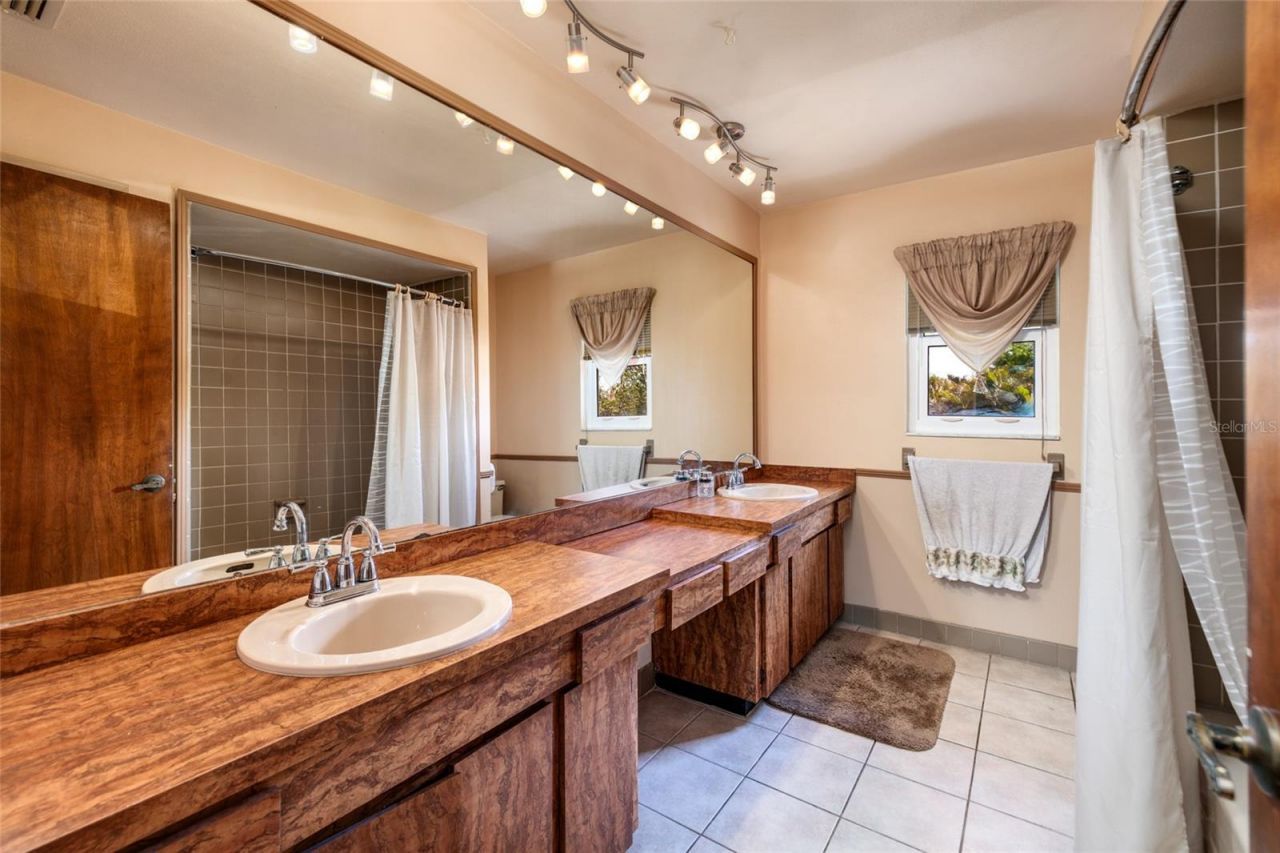 1449 45th Avenue Ne, Saint Petersburg, FL 33703 Photo