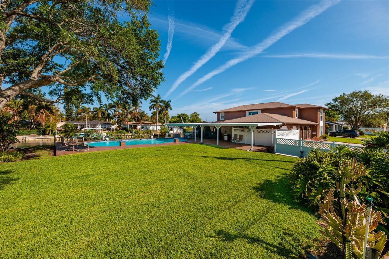 1449 45th Avenue Ne, Saint Petersburg, FL 33703 Photo