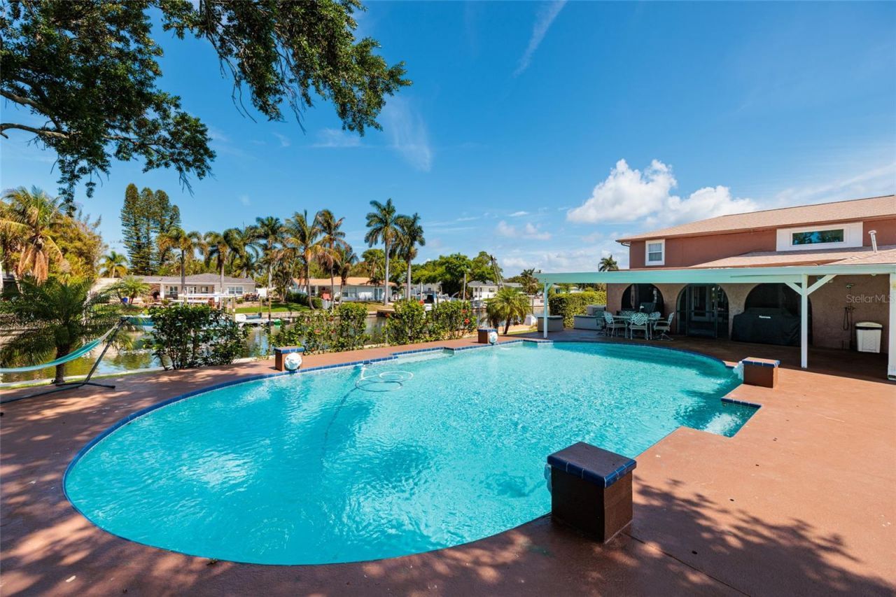 1449 45th Avenue Ne, Saint Petersburg, FL 33703 Photo