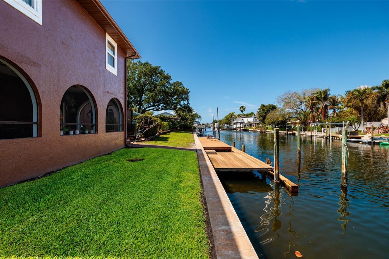 1449 45th Avenue Ne, Saint Petersburg, FL 33703 Photo