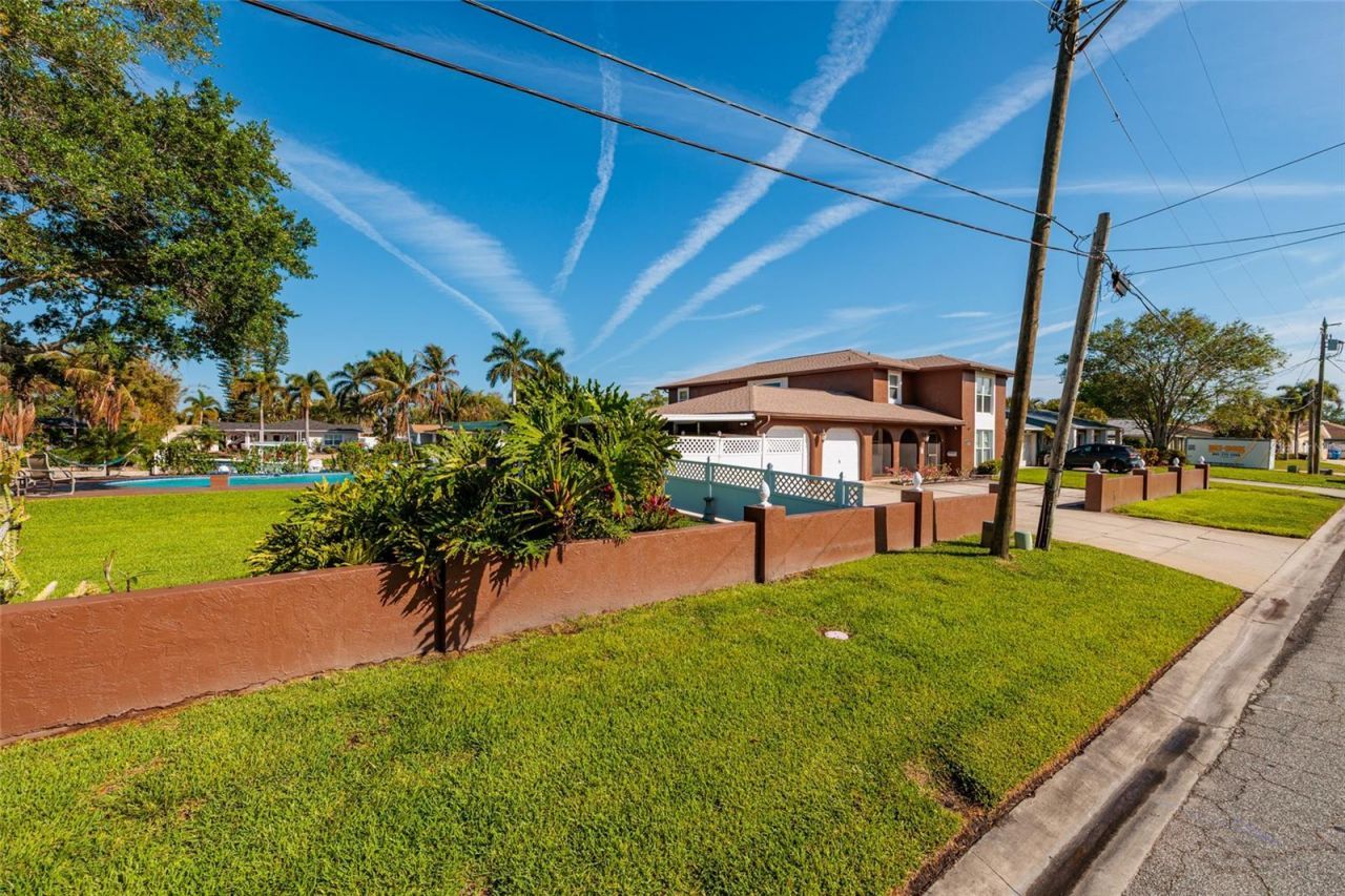 1449 45th Avenue Ne, Saint Petersburg, FL 33703 Photo