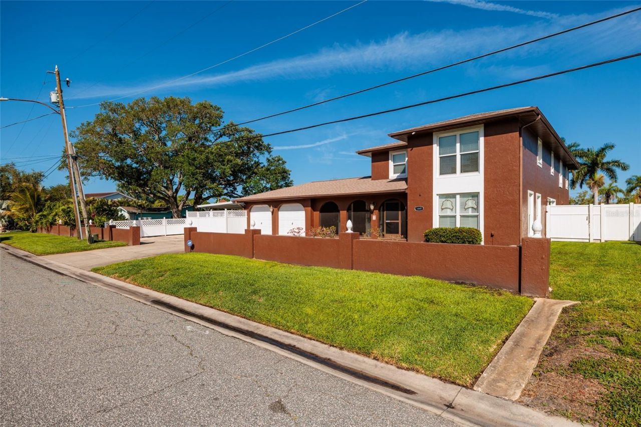 1449 45th Avenue Ne, Saint Petersburg, FL 33703 Photo