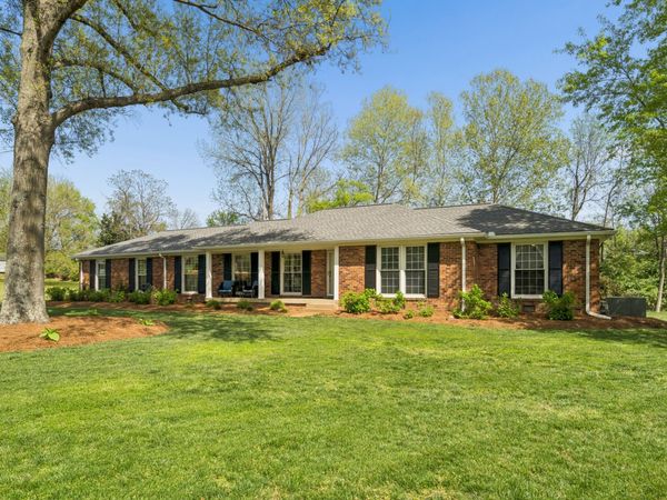 5048 Ragland Dr, Nashville, TN 37220