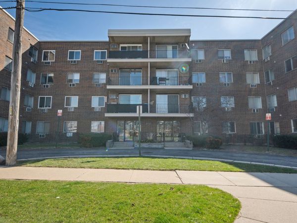9445 Kenton Avenue , Unit 207, Skokie, IL 60076