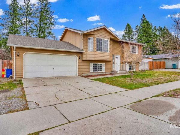 8561 W Nebraska Street, Rathdrum, ID 83858