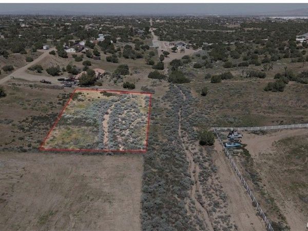 32 Verbena Road, Oak Hills, CA 92344