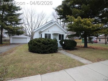 7547 Stephens, Center Line, MI 48015