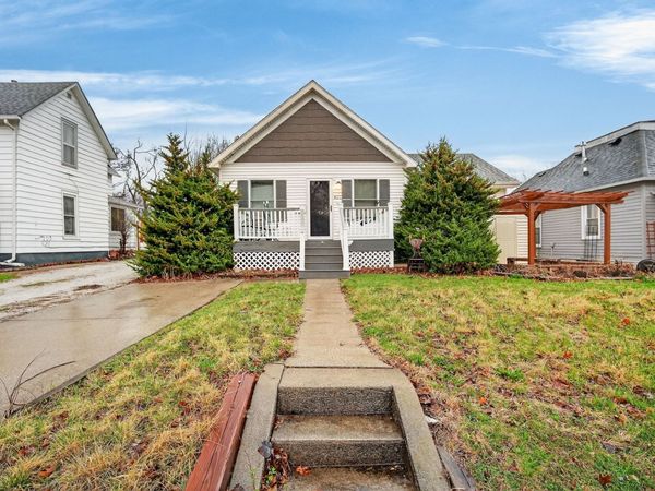 421 9th Street, West Des Moines, IA 50265