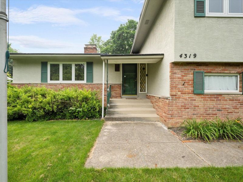 4319 Braunton Road, Columbus, OH 43220 Photo 4