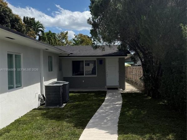 7312 SW 22nd St , Miami, FL 33155