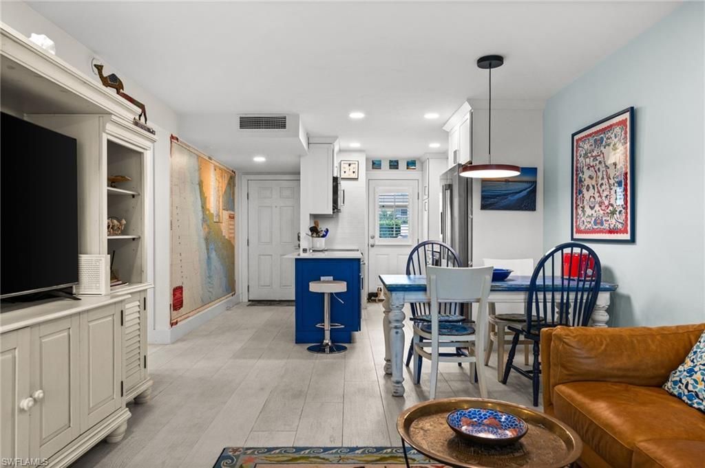 1021 3rd St S, Unit 112, Naples, FL 34102 Photo