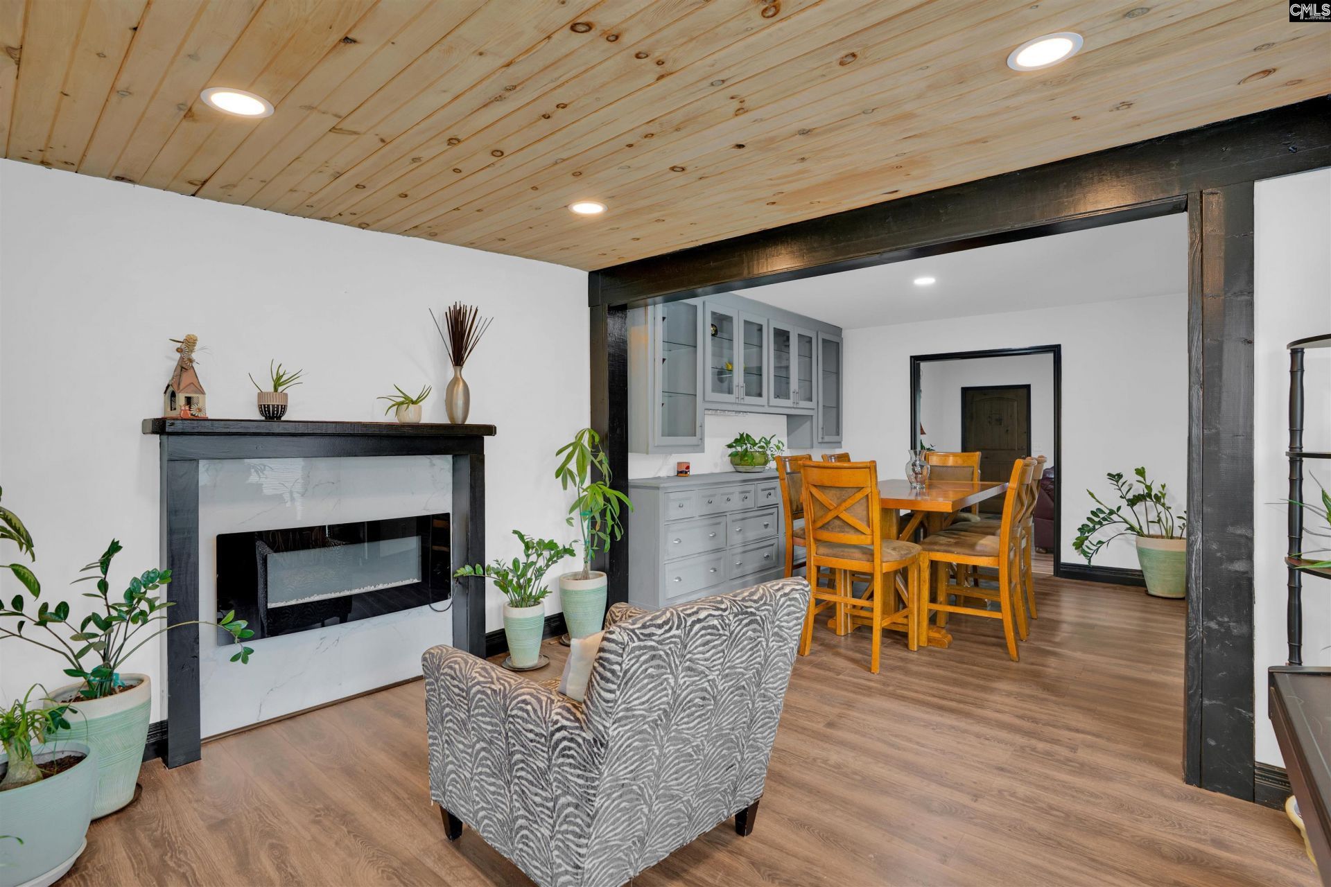 100 Tallwood Street  Photo 17