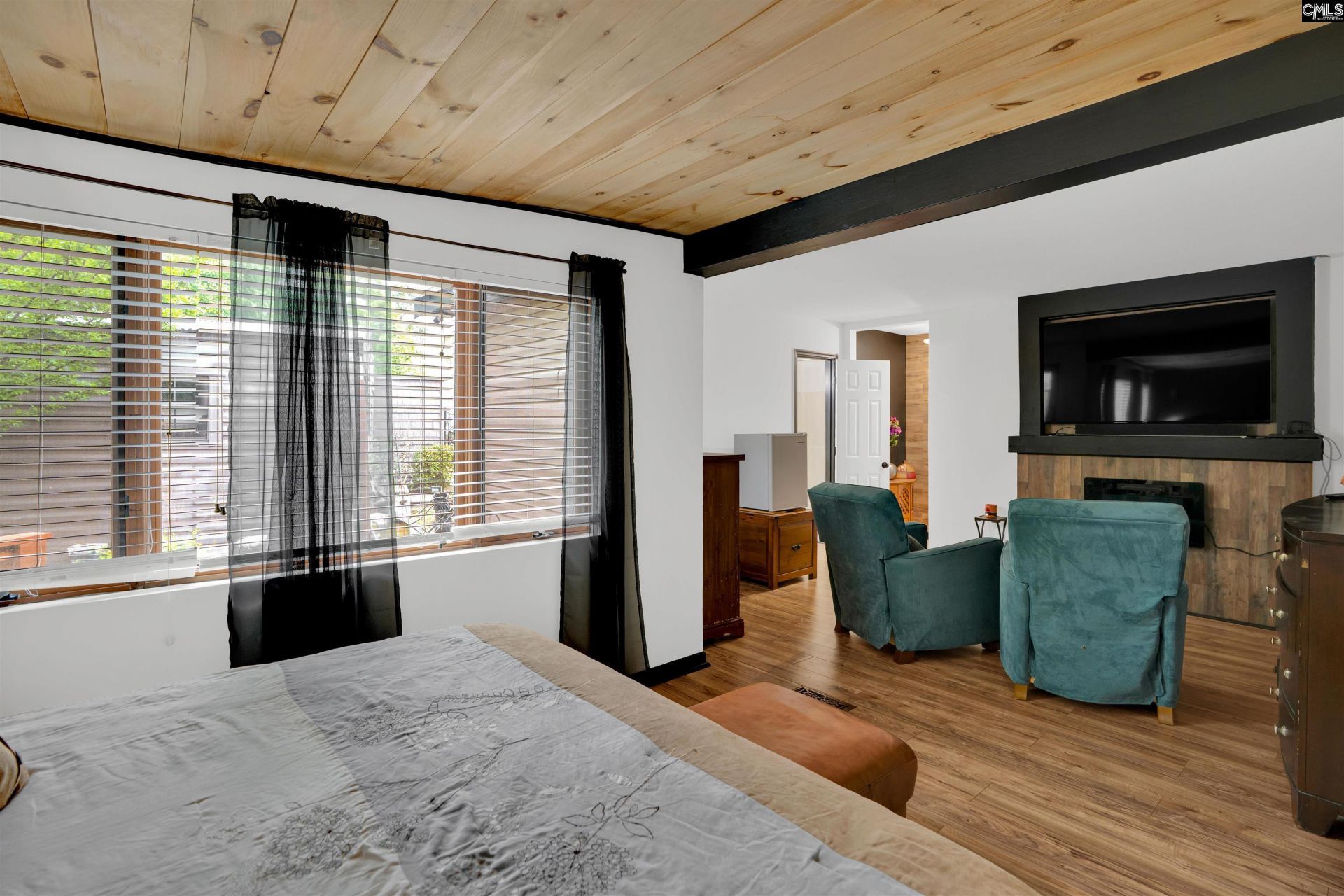 100 Tallwood Street  Photo 21