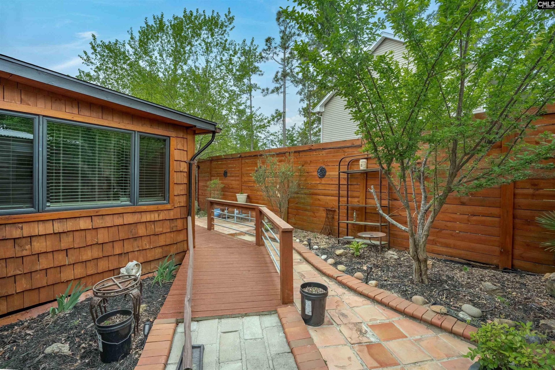 100 Tallwood Street  Photo 32