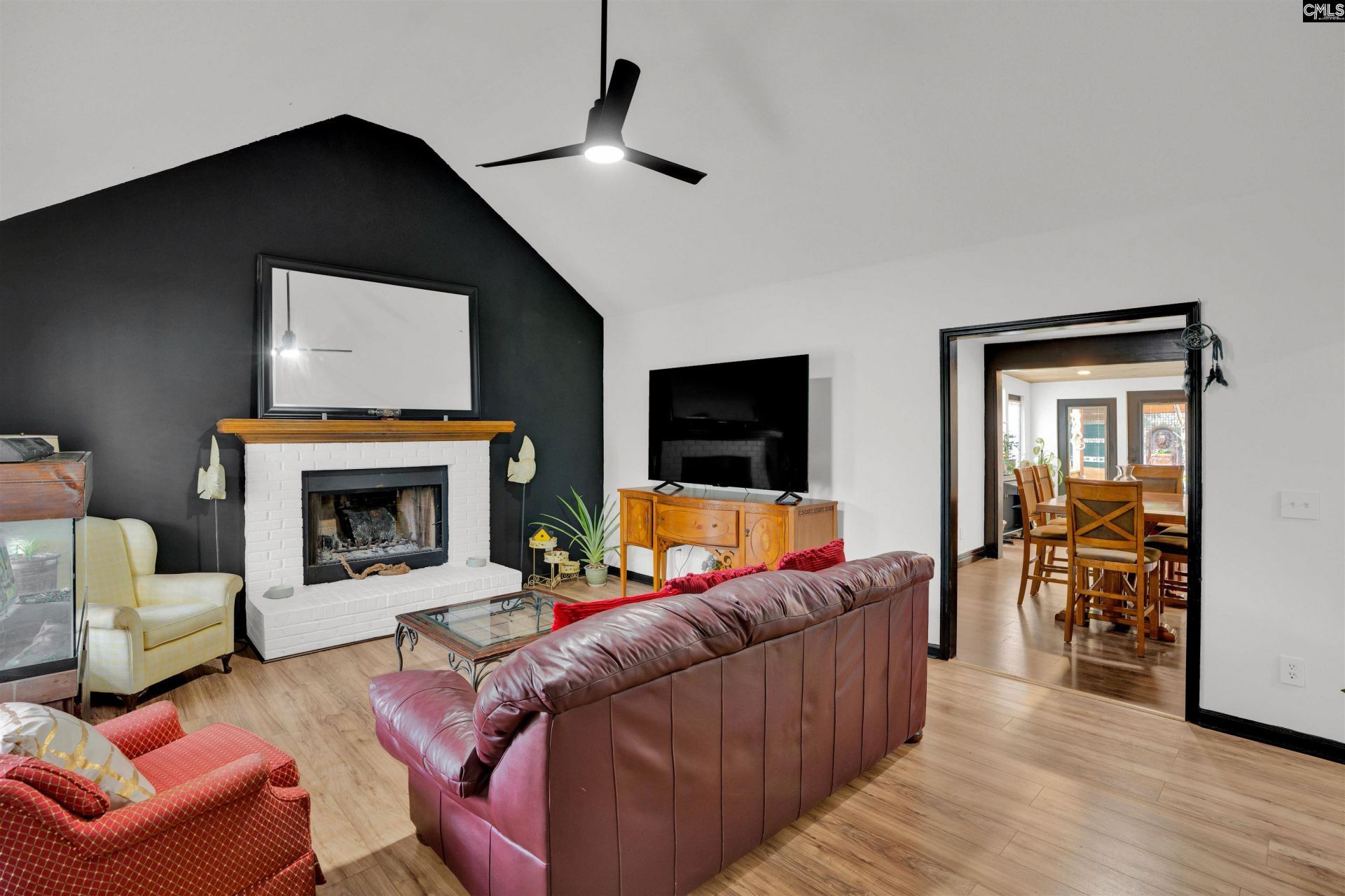 100 Tallwood Street  Photo 7