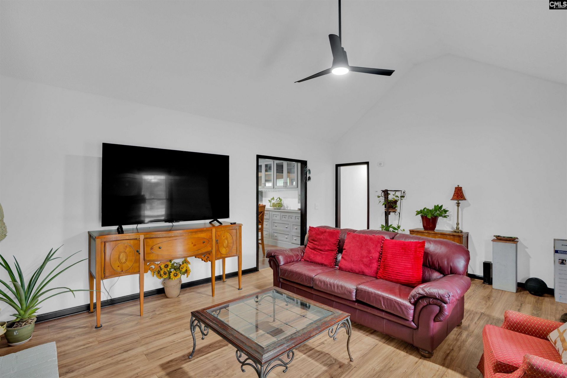 100 Tallwood Street  Photo 9