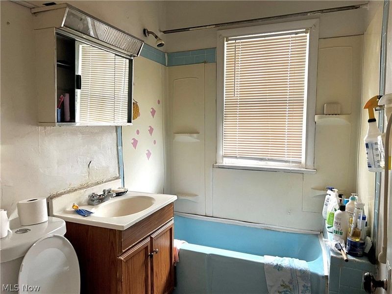 11822 Lenacrave Avenue, Cleveland, OH 44105 Photo 16