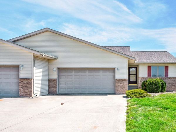 109 E Lake Court , Unit B, Atlanta, IL 61723