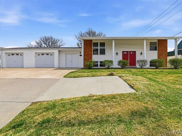 1342 Caulks Hill Road, St Charles, MO 63304