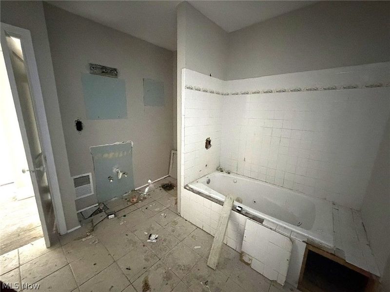 10106 Parmelee Avenue, Cleveland, OH 44108 Photo 14