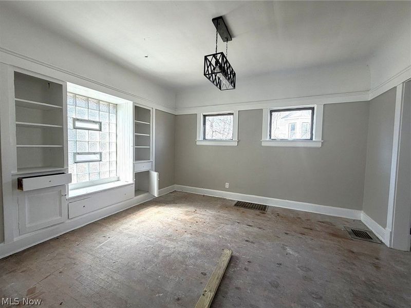 10106 Parmelee Avenue, Cleveland, OH 44108 Photo 3