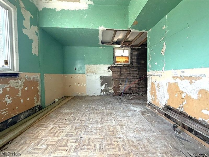 10106 Parmelee Avenue, Cleveland, OH 44108 Photo 5