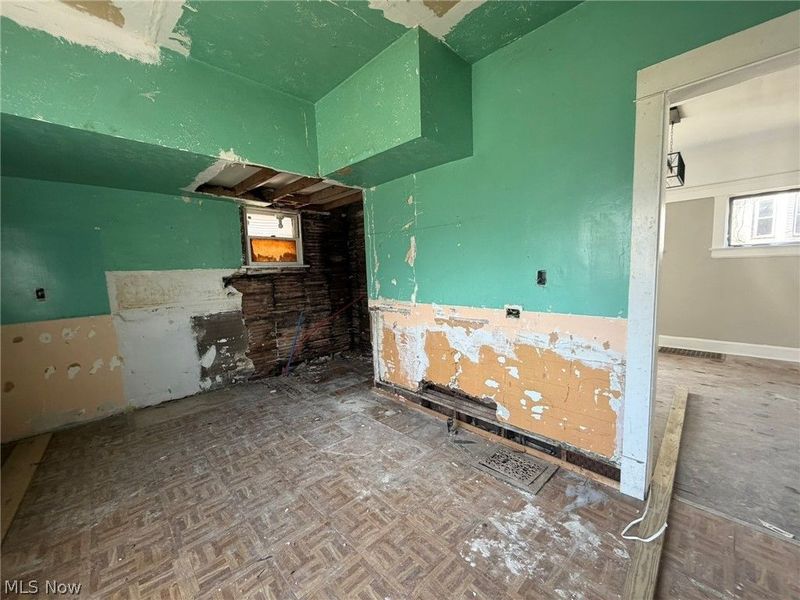 10106 Parmelee Avenue, Cleveland, OH 44108 Photo 6