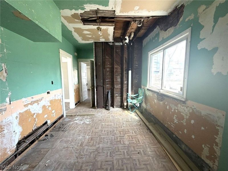 10106 Parmelee Avenue, Cleveland, OH 44108 Photo 7