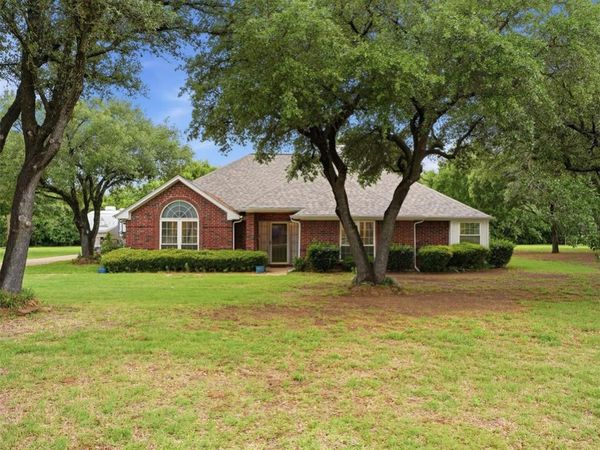 6065 Autumn Hills Drive, Fort Worth, TX 76140