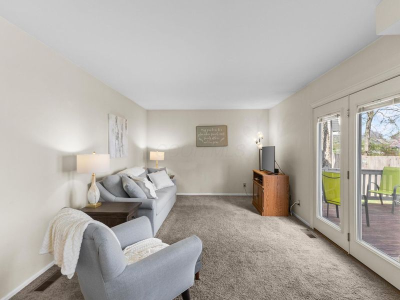 958 Windbourne Street, Columbus, OH 43230 Photo 10