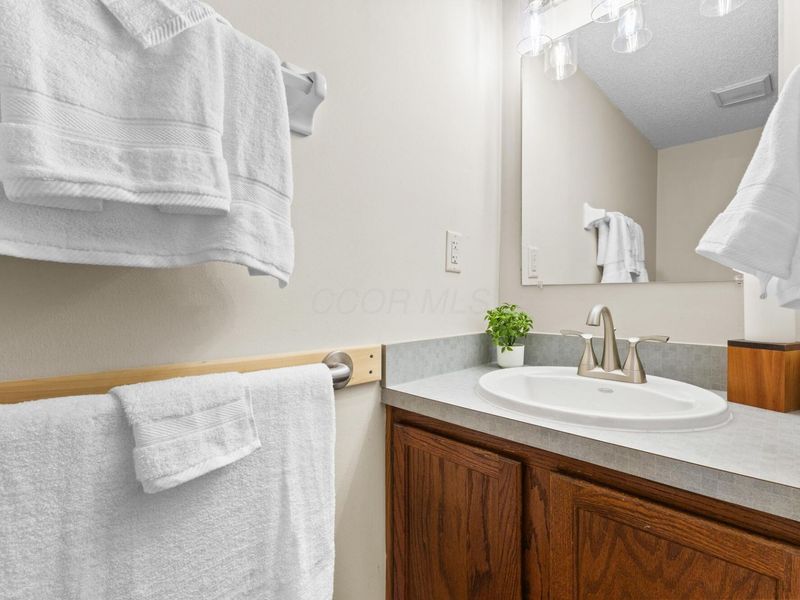 958 Windbourne Street, Columbus, OH 43230 Photo 22