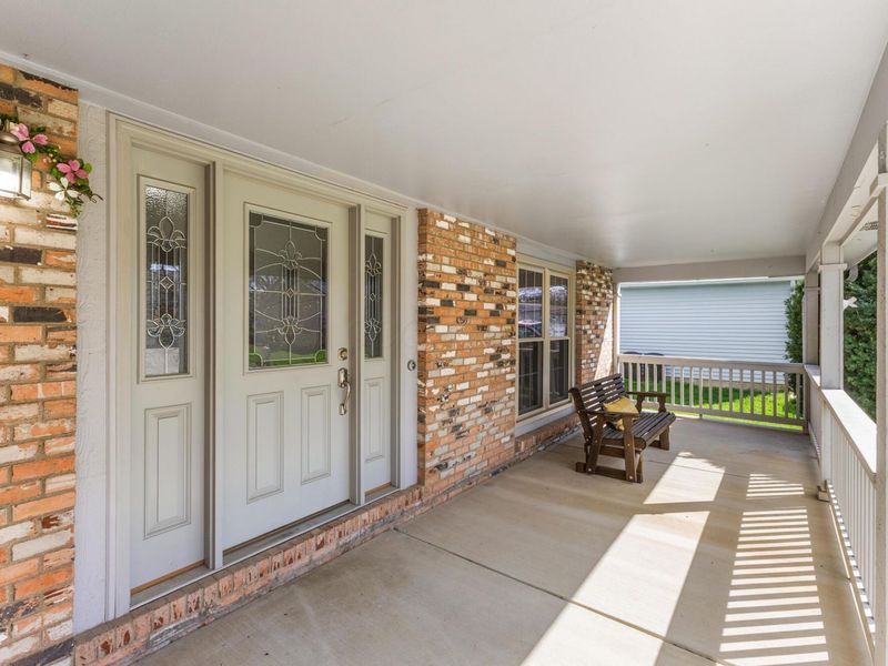 958 Windbourne Street, Columbus, OH 43230 Photo 3