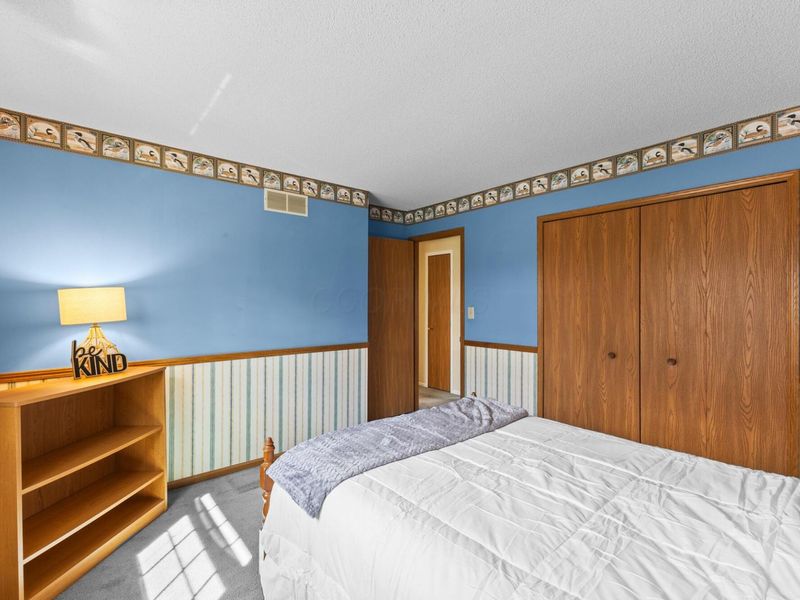 958 Windbourne Street, Columbus, OH 43230 Photo 32