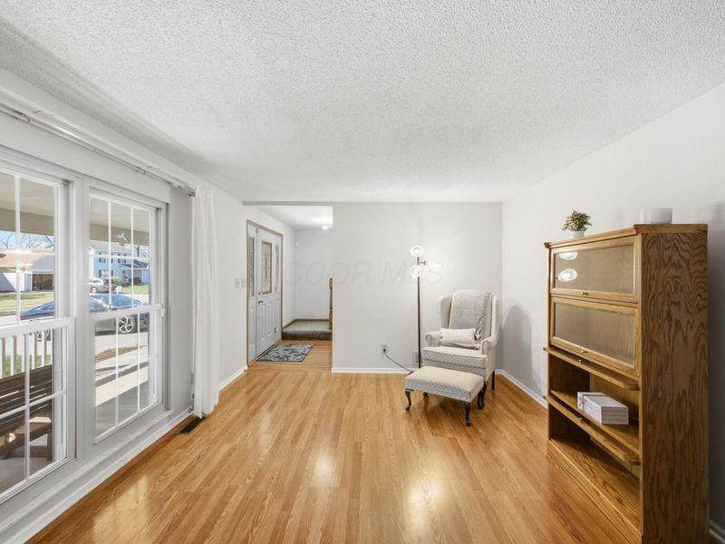 958 Windbourne Street, Columbus, OH 43230 Photo 8