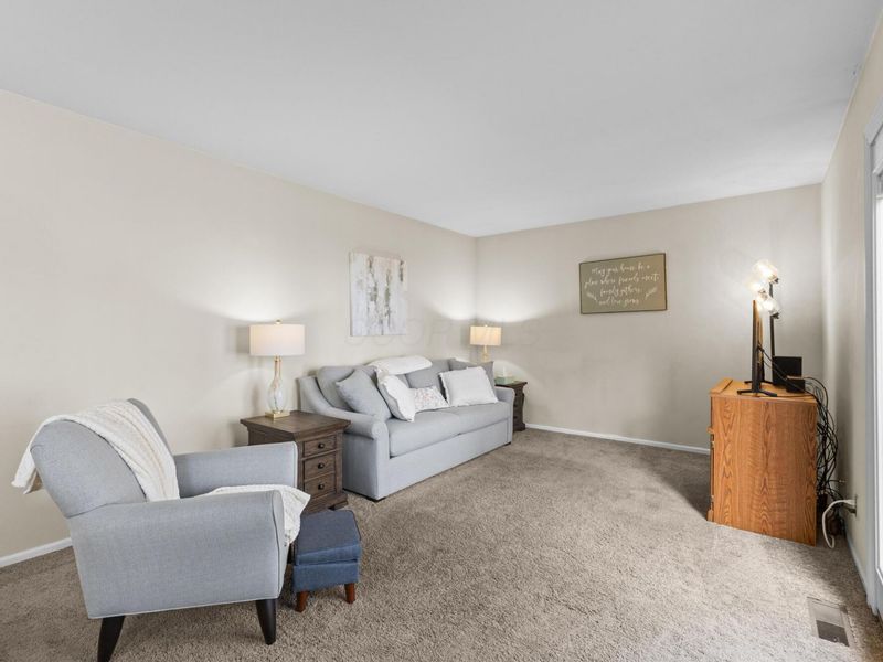 958 Windbourne Street, Columbus, OH 43230 Photo 9