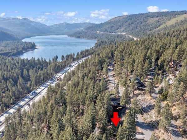 12515 E Sierra Drive, Truckee, CA 96161