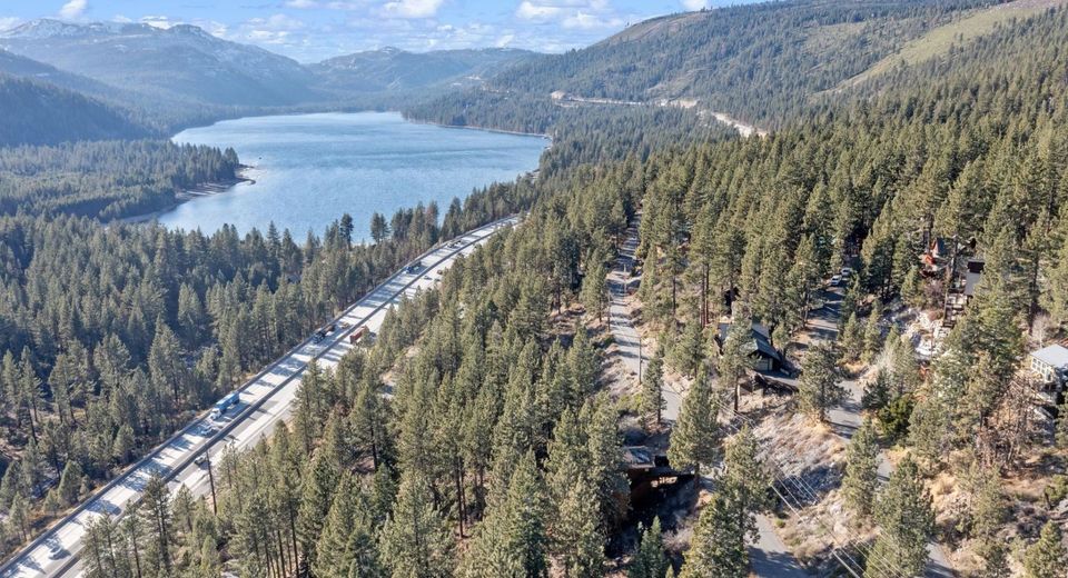 12531 E Sierra Drive, Truckee, CA 96161 Photo