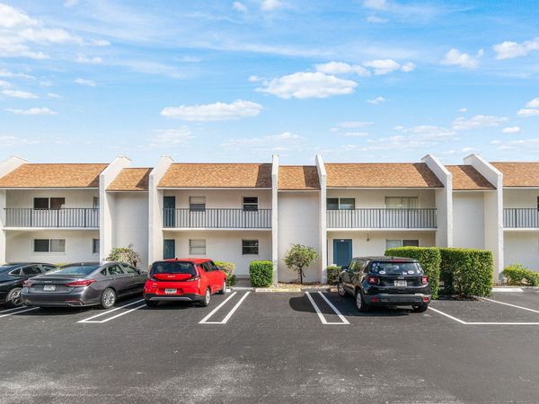 2825 SW 22nd Avenue, Unit 104, Delray Beach, FL 33445