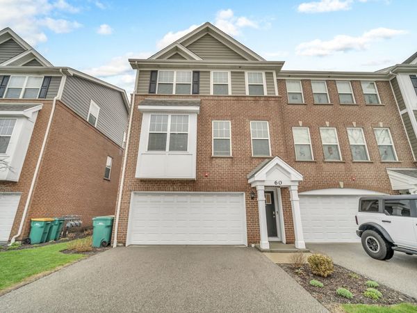 60 Grey Wolf Drive , Wheeling, IL 60090