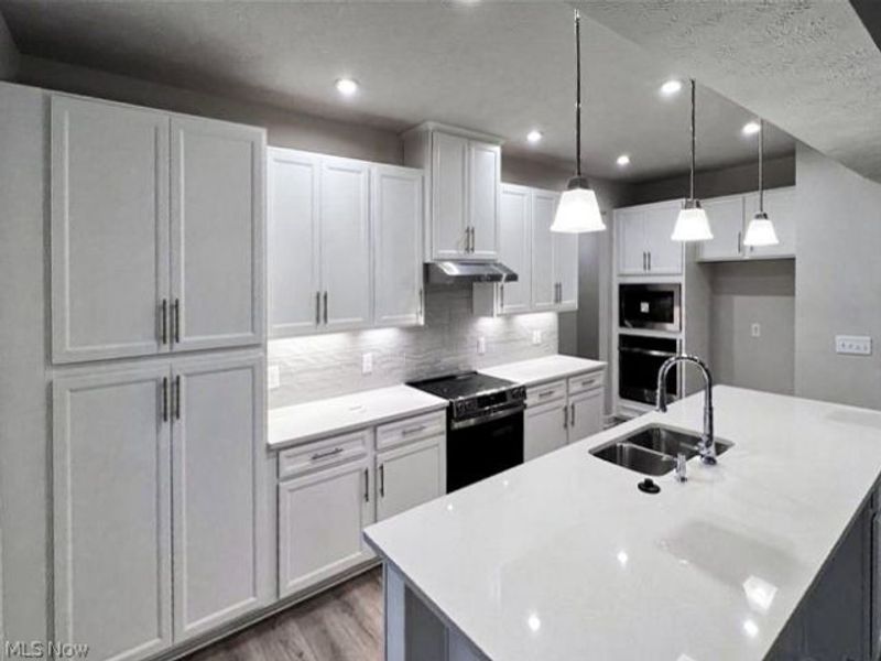 5358 Walnut Ridge Lane, Sheffield Lake, OH 44054 Photo 11