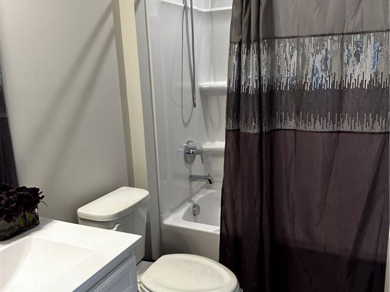 5358 Walnut Ridge Lane, Sheffield Lake, OH 44054 Photo 12