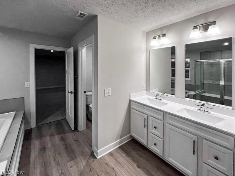 5358 Walnut Ridge Lane, Sheffield Lake, OH 44054 Photo 18