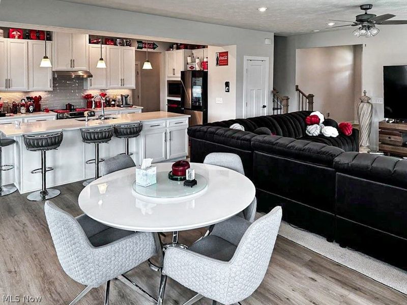 5358 Walnut Ridge Lane, Sheffield Lake, OH 44054 Photo 9